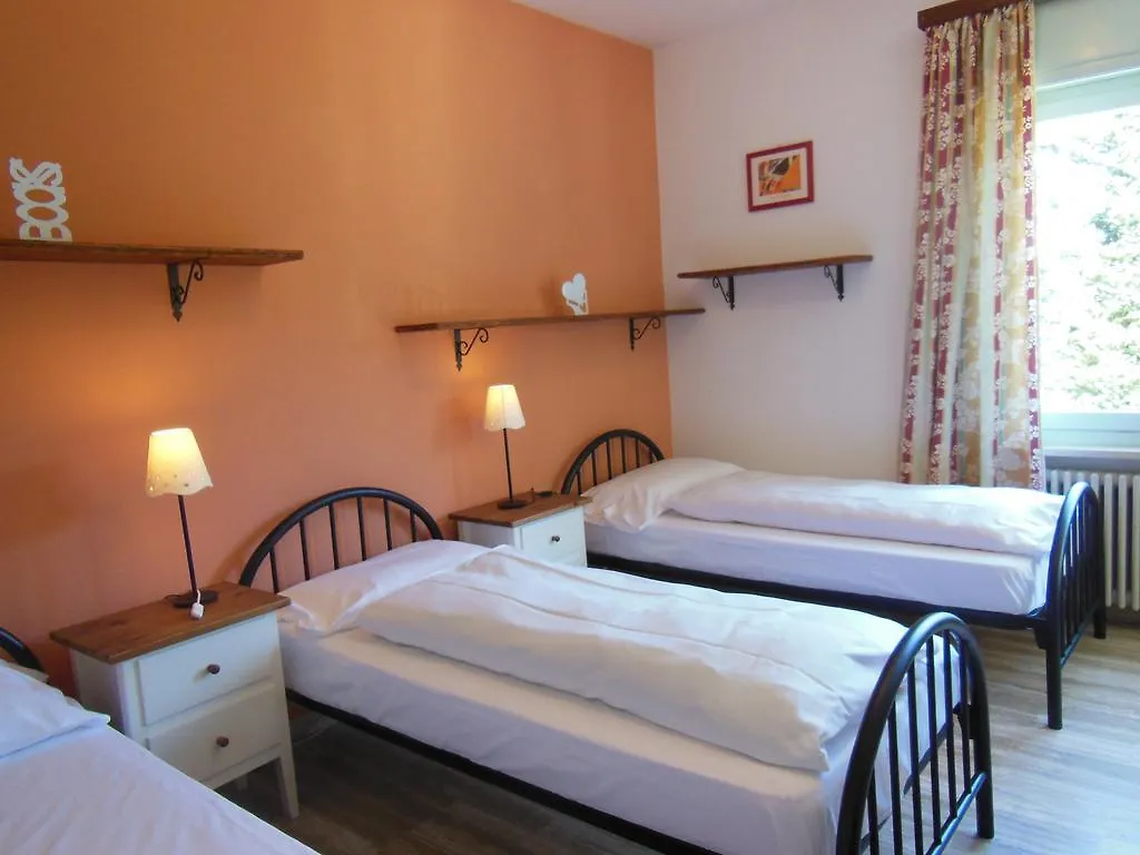 Aparthotel Villa Banana Cannobio Italy
