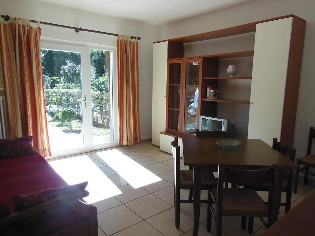 Villa Banana Cannobio 0*,