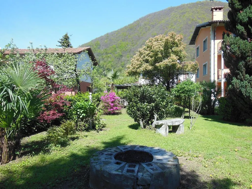 Villa Banana Cannobio Aparthotel