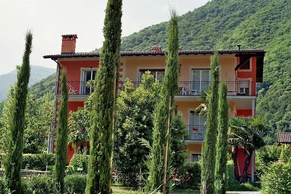 Villa Banana Cannobio Aparthotel
