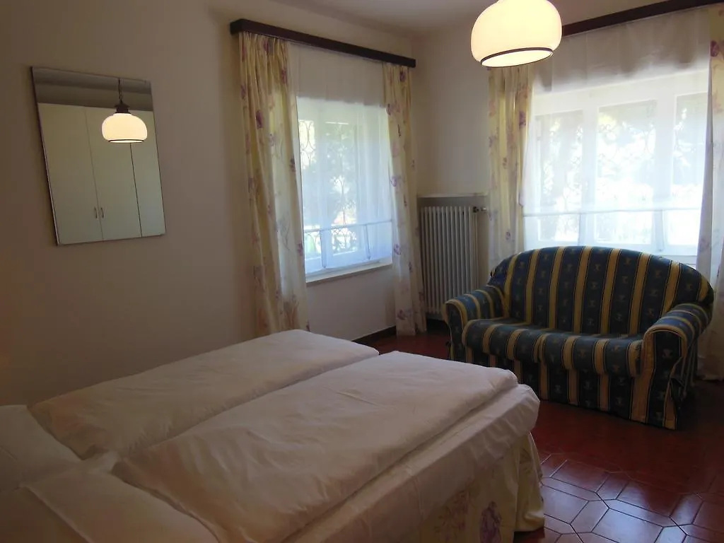 Villa Banana Cannobio Aparthotel