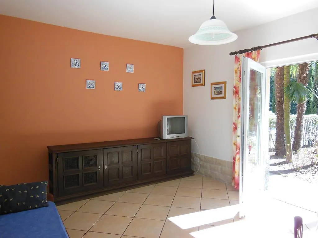 Aparthotel Villa Banana Cannobio Italy