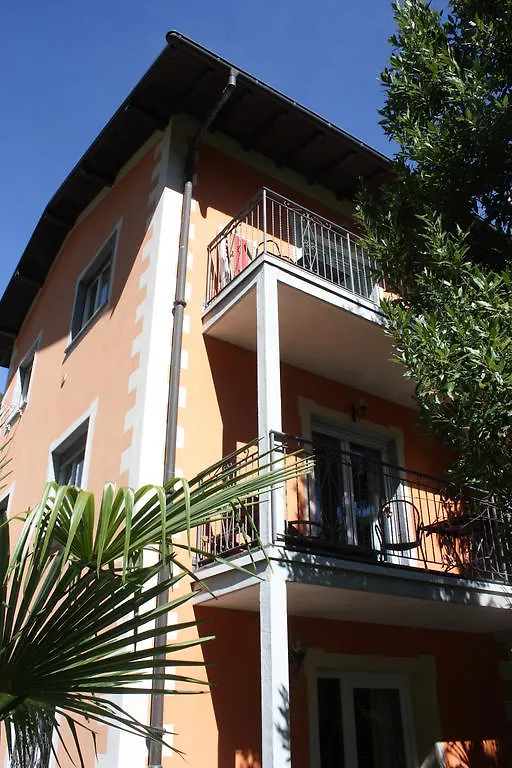 Villa Banana Cannobio 0*,  Italy