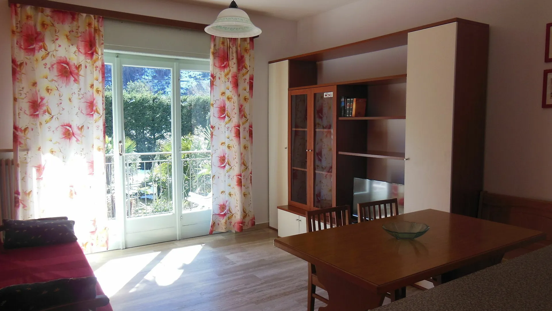 Aparthotel Villa Banana Cannobio Italy